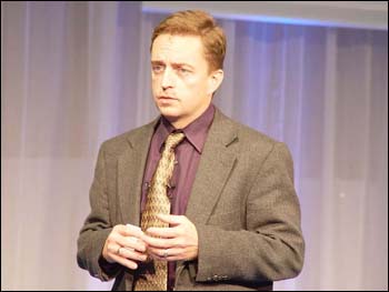 Intel：飛速發(fā)展，2010年微處理器主頻將奔向15GHz-DOIT-數(shù)據(jù)產(chǎn)業(yè)媒體與服務(wù)平臺(tái)