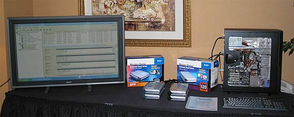 Comdex：西部數(shù)據(jù)進(jìn)行硬盤接口Show!-DOIT-數(shù)據(jù)產(chǎn)業(yè)媒體與服務(wù)平臺(tái)