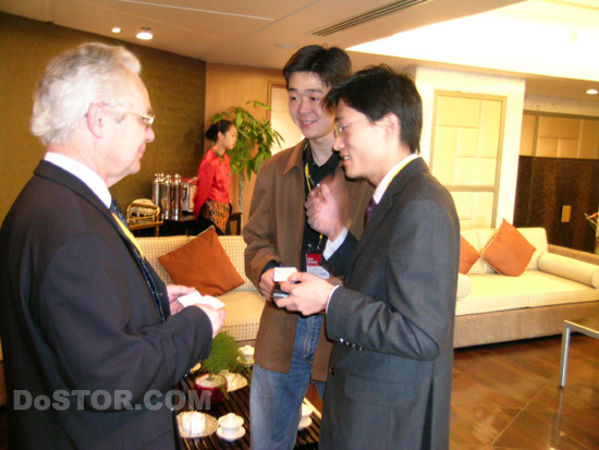 亞太存儲論壇2003 與IDC總監(jiān)親切交談-DOIT-數(shù)據(jù)產(chǎn)業(yè)媒體與服務(wù)平臺