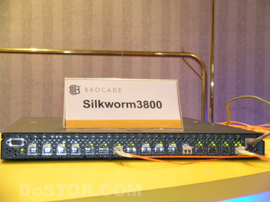 Brocade SilkWorm 3800交換機(jī)系統(tǒng)演示 -DOIT-數(shù)據(jù)產(chǎn)業(yè)媒體與服務(wù)平臺(tái)