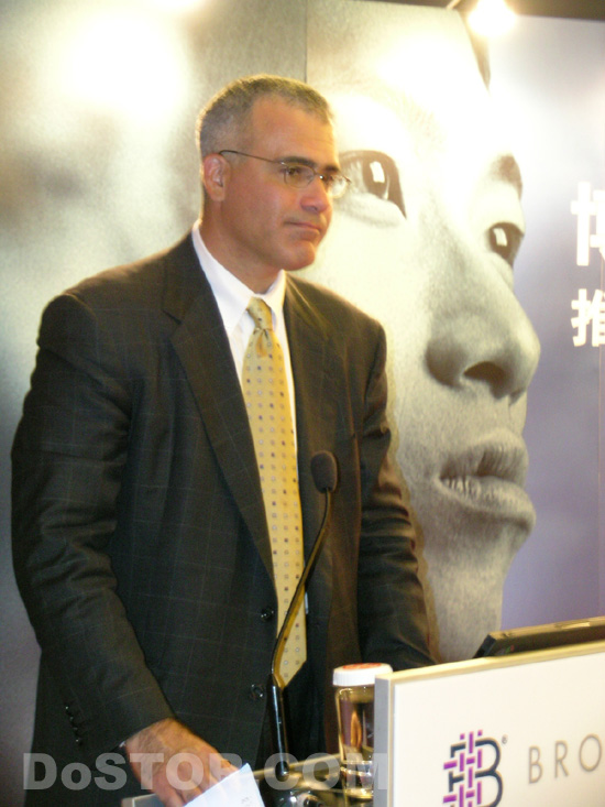 brocade與清華大學(xué)聯(lián)合建立SAN技術(shù)實(shí)驗(yàn)室簽字儀式-DOIT-數(shù)據(jù)產(chǎn)業(yè)媒體與服務(wù)平臺(tái)