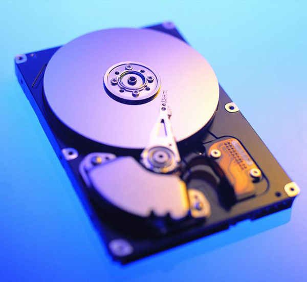 硬盤(pán)酷圖(32)：三星IDE硬盤(pán)特寫(xiě)(7200RPM,ATA100)-DOIT-數(shù)據(jù)產(chǎn)業(yè)媒體與服務(wù)平臺(tái)